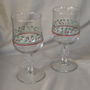 Festive Holiday Wine Glass Set with Holly Design